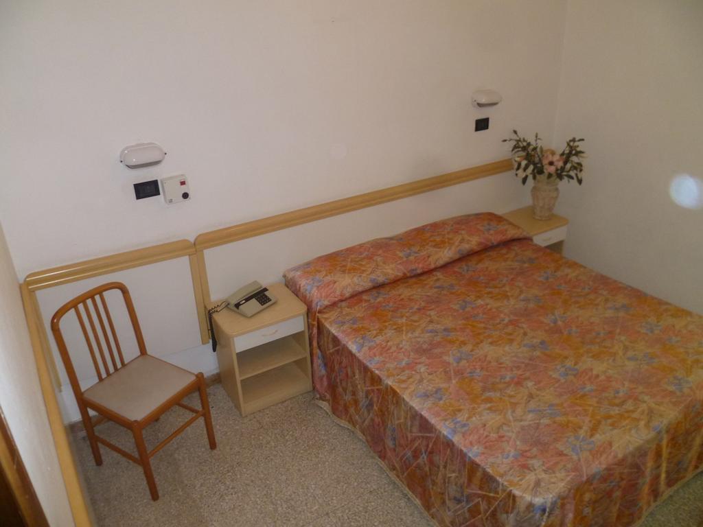 Hotel Glenn Rimini Extérieur photo