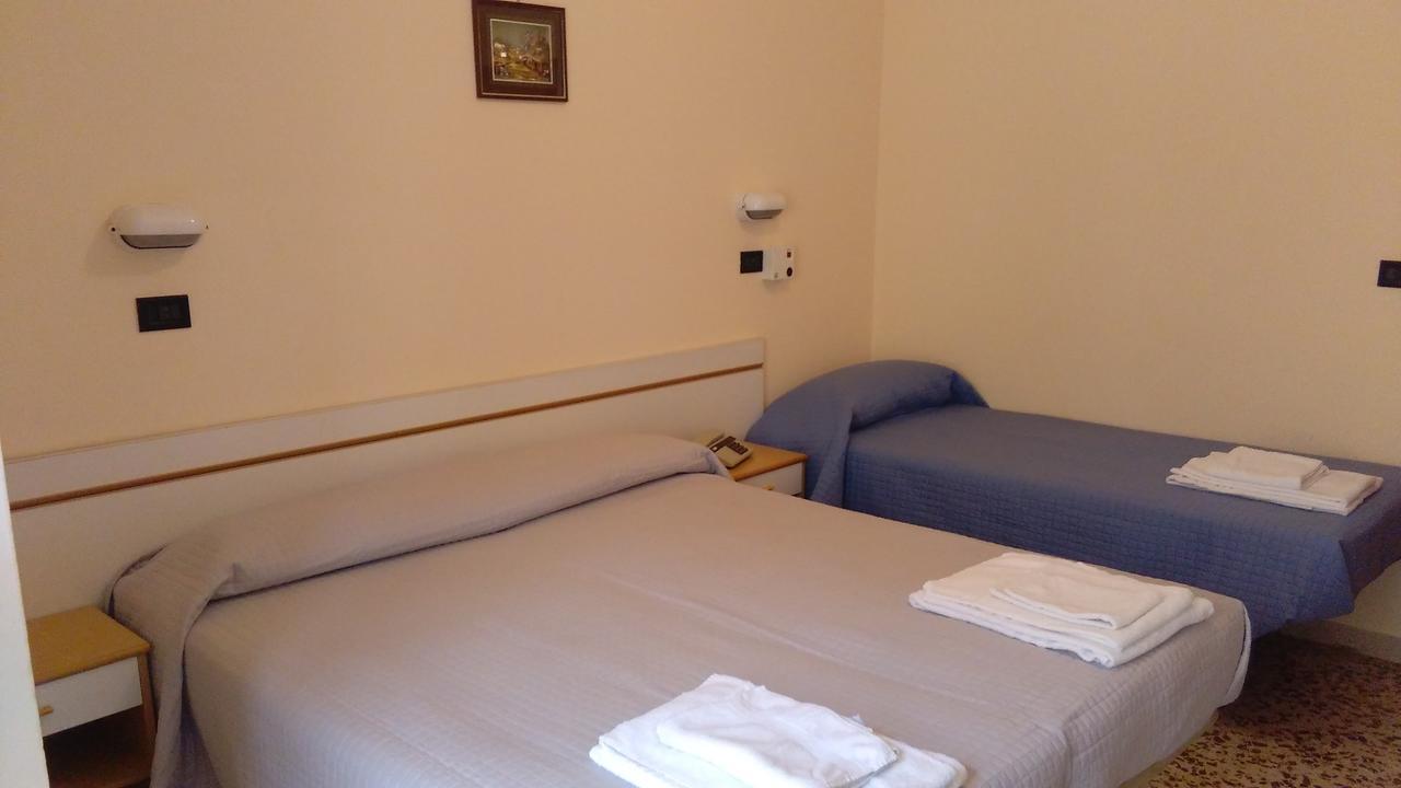 Hotel Glenn Rimini Extérieur photo